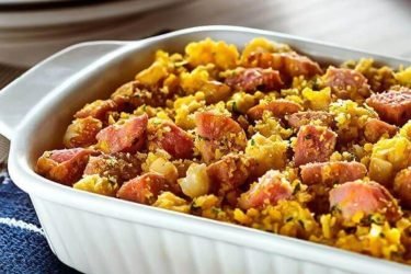 Farofa de Linguiça com Abacaxi