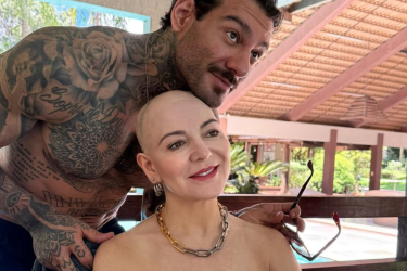 lucas-lucco-homenageia-mae-alopecia